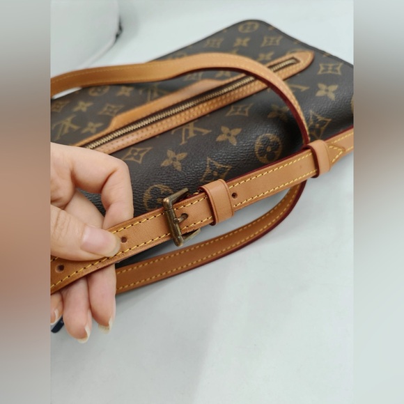 Authentic Louis Vuitton monogram Saint Germain crossbody - Picture 13 of 14